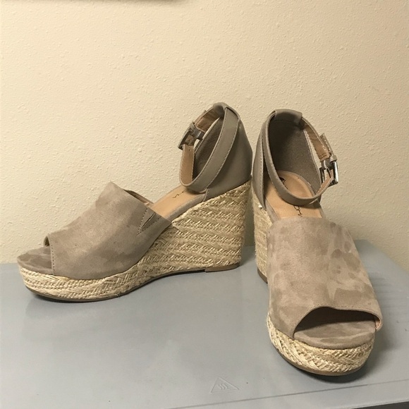 BIG BUDDHA / Gray/Tan Platform Espadrille Wedge Sandal Size 11 - Picture 1 of 11